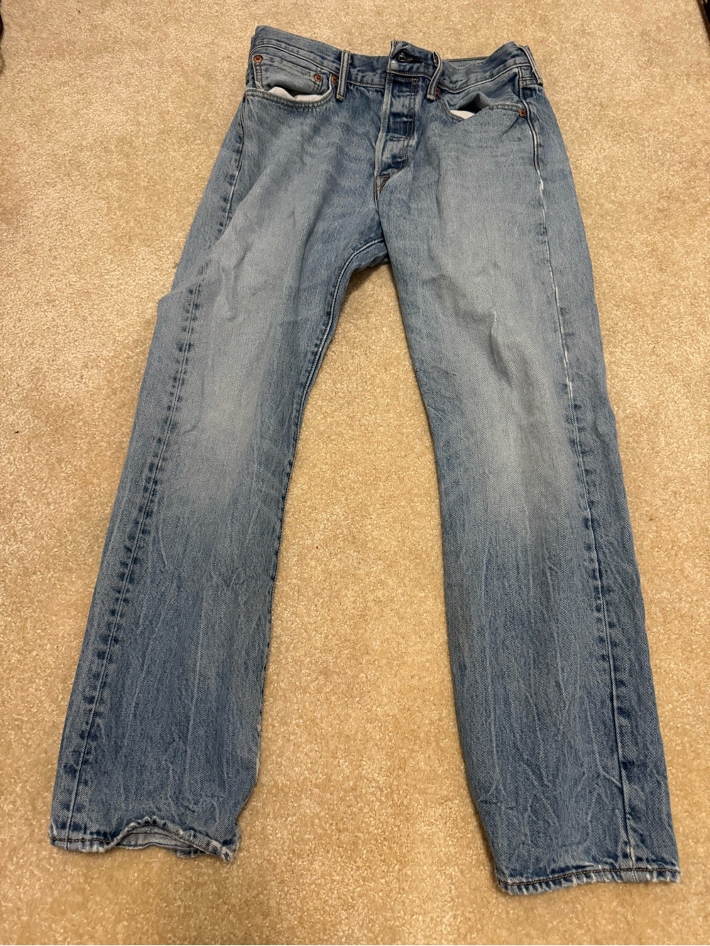 Levi's 501. Button fly Asphalt stain Men’s Straight Light Blue Denim 32x30